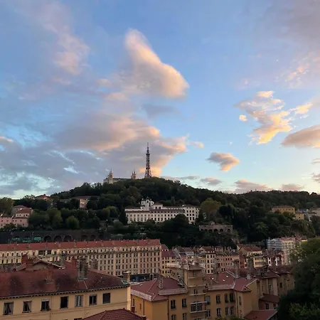 Canut Moderne Idealement Situe A Croix Rousse Apartment Lyon